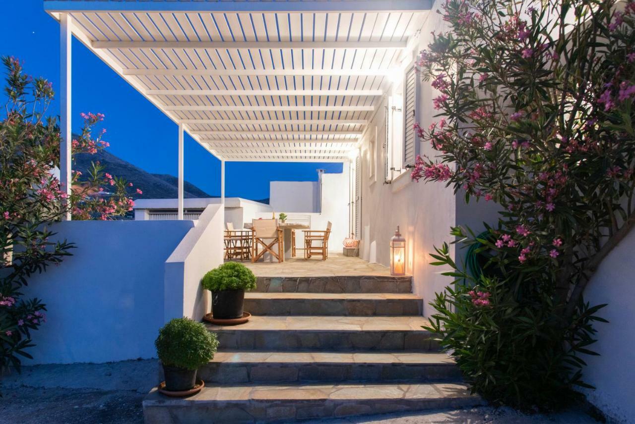 Villa Tonia Parasporos Esterno foto