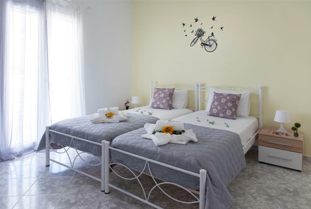 Villa Tonia Parasporos Esterno foto