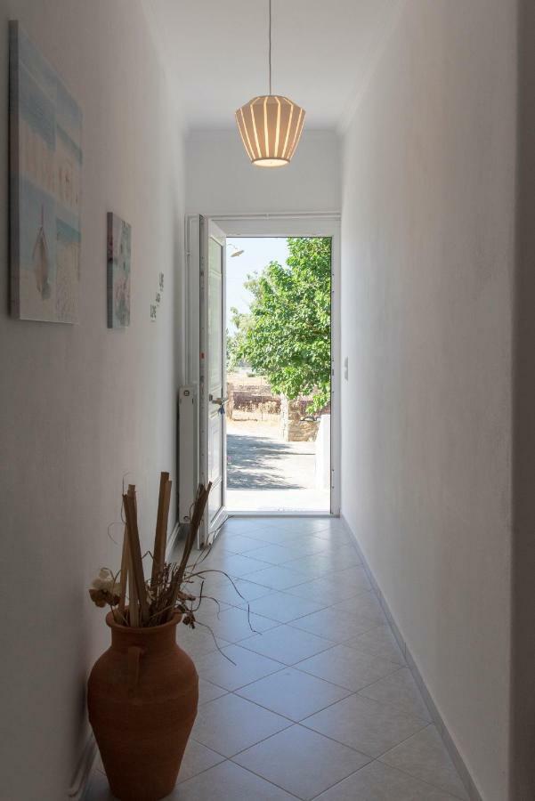Villa Tonia Parasporos Esterno foto