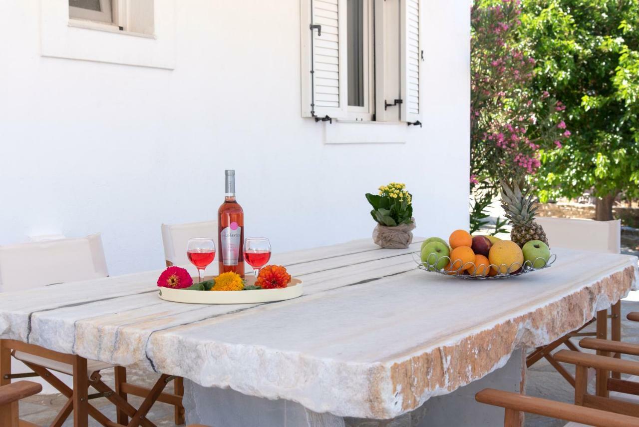 Villa Tonia Parasporos Esterno foto