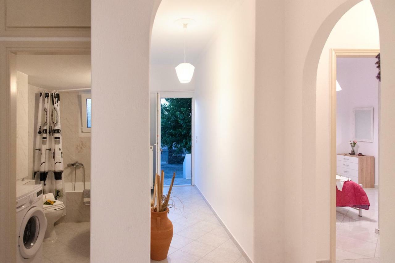 Villa Tonia Parasporos Esterno foto