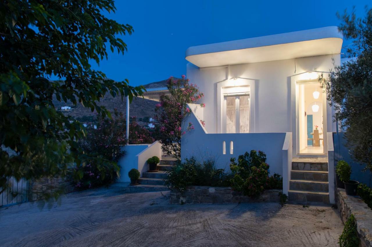 Villa Tonia Parasporos Esterno foto